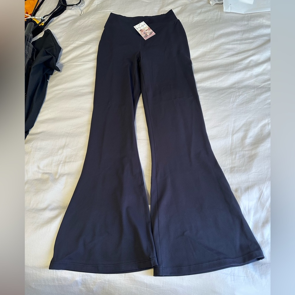 Halara leggings NEVER WORN, petite size for length